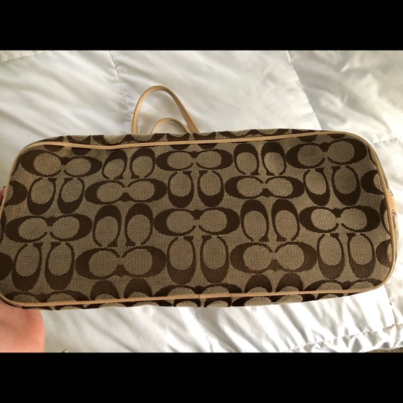 Coach purse - Picture 2 of 5